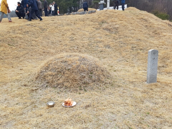 김백선 장군이 전장에서 타던 말 '천비마'의 묘